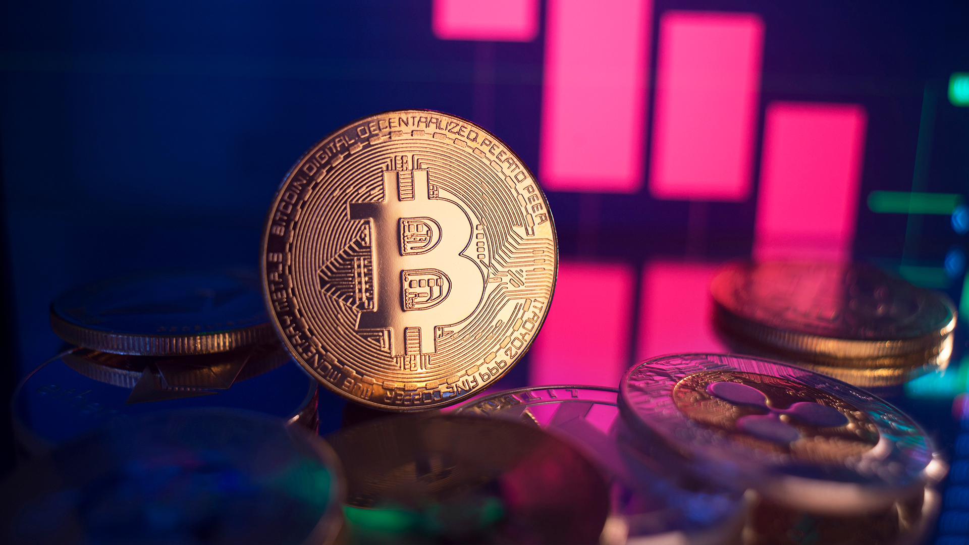 البيتكوين تنخفض دون 25 ألف دولار